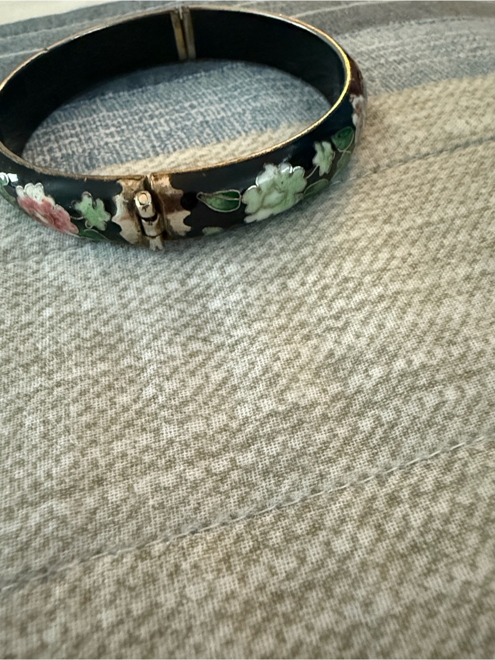 Cloisonné Floral Hinged Bangle Bracelet - Black and Green